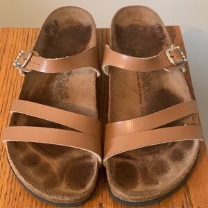 Birki’s by Birkenstock Tan Sandals, Pre-Owned, 3 straps, size 37